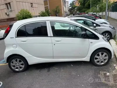 Usata Peugeot iON 35 kW (48 CV) 2012 Bianco Utilitaria