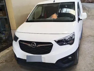 Usata Opel Combo 102 CV (75 kW) 2019 Monovolume