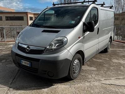 Usata Opel Vivaro 90 CV (66 kW) 2007 Grigio Monovolume