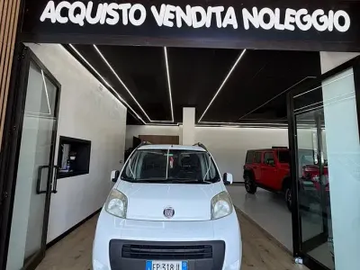 Usata Fiat Qubo Trekking 70 CV (51 kW) 2012 Bianco Monovolume