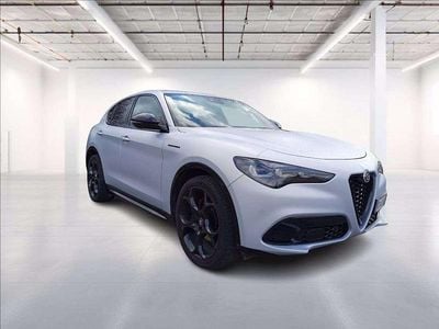 Usata Alfa Romeo Stelvio Competizione 209 CV (153 kW) 2023 Argento metallizzato SUV