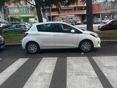 Usata Toyota Yaris 69 CV (50 kW) 2017 Bianco Berlina