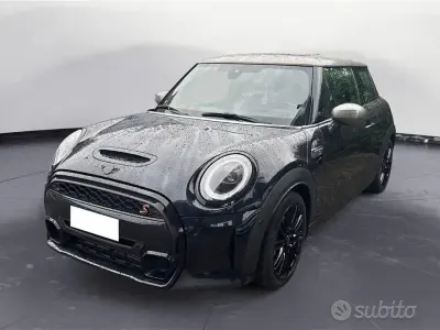Begagnad Mini Cooper S 178 HK (130 kW) 2022 Svart Halvkombi