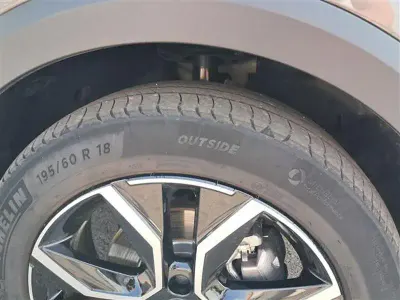 Usata Citroën e-C4 Shine 100 kW (136 CV) 2023 Grigio Berlina