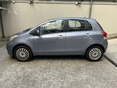 Usata Toyota Yaris Sol 101 CV (74 kW) 2010 Blu Utilitaria