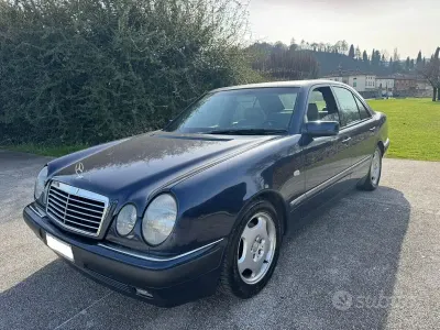 Begagnad Mercedes E200