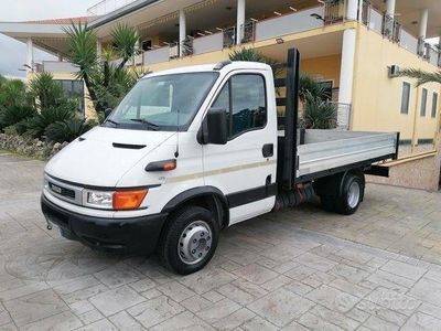 usata Iveco Daily 35 c15 cassone fisso(patente b)