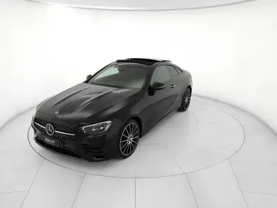 Begagnad Mercedes 300 Premium Plus 265 HK (194 kW) 2023 Svart Sportkupé