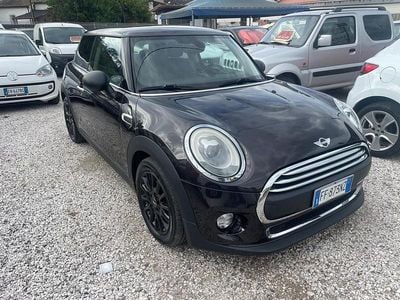 Usata Mini Cooper D 116 CV (85 kW) 2016 Nero Utilitaria