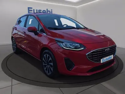 Usata Ford Fiesta Titanium 75 CV (55 kW) 2023 Rosso race Utilitaria