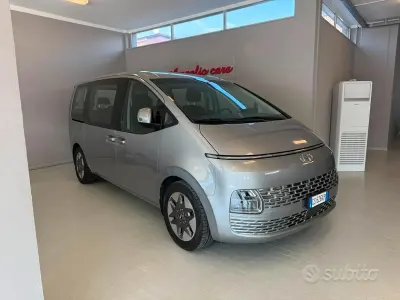 Usata Hyundai Staria 177 CV (130 kW) 2024 Argento Monovolume
