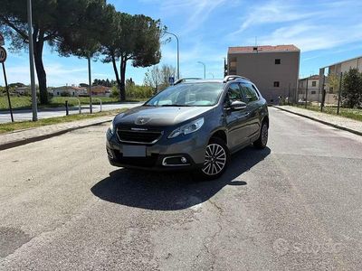 Usado Peugeot 2008 Active 82 HP (60 kW) 2014 Cinzento SUV