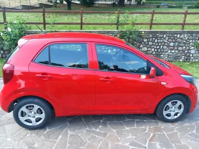 Używany Kia Picanto Active 67 KM (49 kW) 2017 Czerwony Hatchback