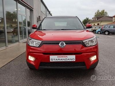 Usata SsangYong Tivoli 116 CV (85 kW) 2016 Rosso(met.) SUV