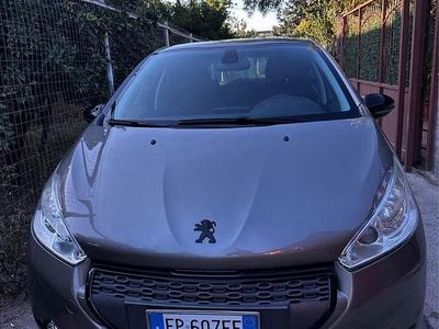 Usata Peugeot 208 82 CV (60 kW) 2014 Grigio Utilitaria