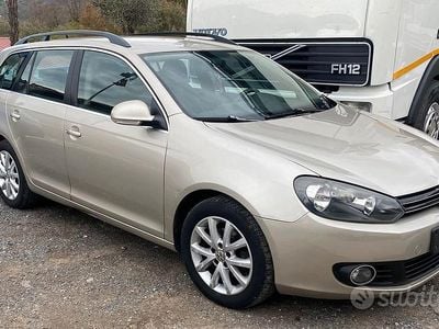Usata VW Golf VII Trendline 105 CV (77 kW) 2012 Marrone Station wagon