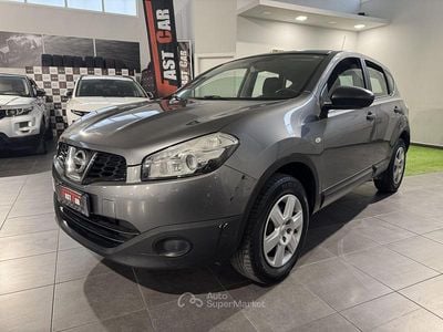 Usata Nissan Qashqai Tekna 117 CV (86 kW) 2012 Gray SUV