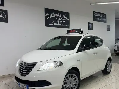 Usata Lancia Ypsilon Silver 69 CV (50 kW) 2012 Bianco Utilitaria