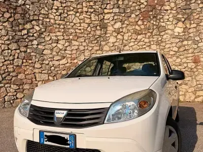 Brugt Dacia Sandero 75 HK (55 kW) 2011 Hvid Sedan