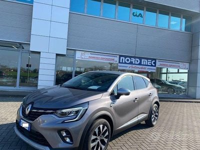 Usata Renault Captur Techno 91 CV (66 kW) 2024 Grigio SUV