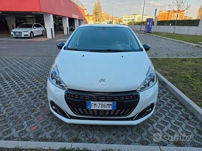 Usata Peugeot 208 Allure 82 CV (60 kW) 2018 Bianco Utilitaria