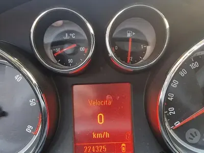 Usata Opel Insignia 160 CV (117 kW) 2011 Nero Station wagon