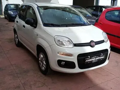 Usata Fiat Panda Lounge 69 CV (50 kW) 2017 Bianco Utilitaria