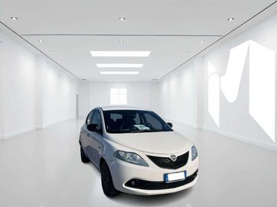 Usata Lancia Ypsilon Silver 69 CV (50 kW) 2020 Bianco Utilitaria