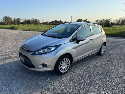 Second-hand Ford Fiesta Titanium 82 CP (60 kW) 2011 Gri Berlinǎ