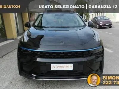 Begagnad Lynk & Co 01 179 HK (131 kW) 2022 Svart SUV