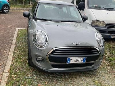Begagnad Mini ONE Business 75 HK (55 kW) 2016 Halvkombi