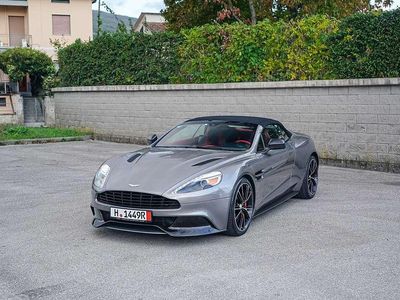 Usata Aston Martin Vanquish 572 CV (420 kW) 2014 Grigio Cabrio