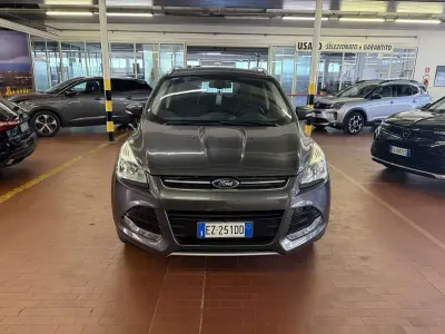 Usata Ford Kuga Titanium 120 CV (88 kW) 2015 Grigio SUV