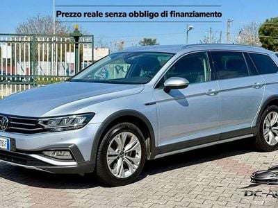 Usata VW Passat Alltrack 200 CV (147 kW) 2022 Argento Station wagon