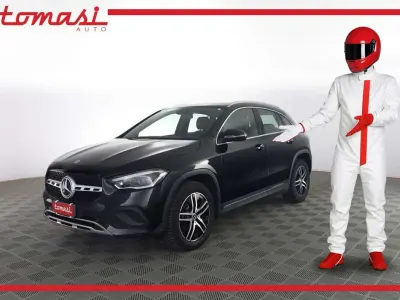 Usata Mercedes GLA200 150 CV (110 kW) 2023 Nero notte SUV