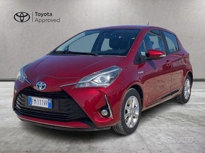 Usata Toyota Yaris Hybrid Active 101 CV (74 kW) 2018 Rosso Berlina