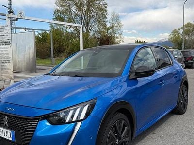 Usata Peugeot 208 GT 130 CV (95 kW) 2021 Blu Utilitaria