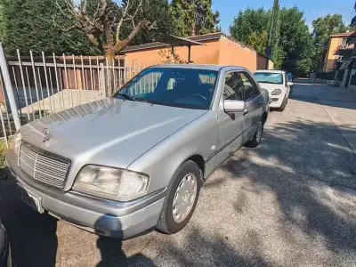 Usata Mercedes C220 95 CV (69 kW) 1994 Grigio Berlina