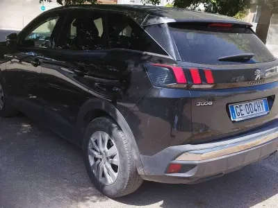Usata Peugeot 3008 Active 120 CV (88 kW) 2017 Nero SUV