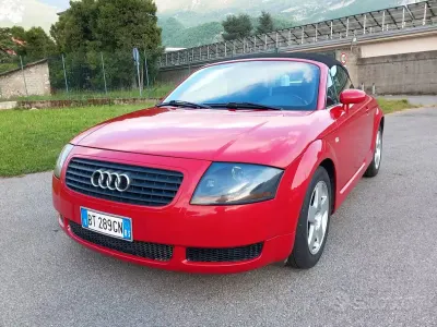 Usata Audi TT Roadster 150 CV (110 kW) 2001 Rosso Cabrio