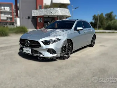 Usata Mercedes A180 Advanced 116 CV (85 kW) 2023 Grigio Berlina