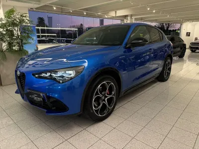 Usata Alfa Romeo Stelvio Veloce 210 CV (154 kW) 2024 Grigio vesuvio SUV