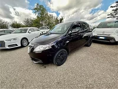 Usata Lancia Ypsilon 69 CV (50 kW) 2014 Viola Utilitaria