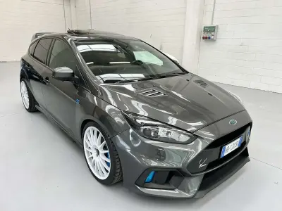Käytetty Ford Focus RS 349 HP (256 kW) 2018 Harmaa Sedan