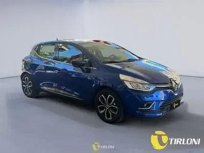 Usata Renault Clio Zen 90 CV (66 kW) 2019 Blu Utilitaria