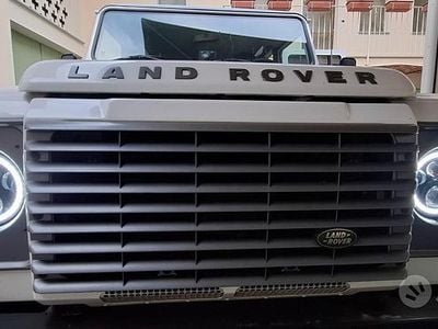 Usata Land Rover Defender SE 122 CV (89 kW) 2012 Bianco Station wagon