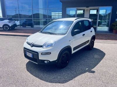 Usata Fiat Panda 4x4 S 95 CV (69 kW) 2018 Bianco Utilitaria