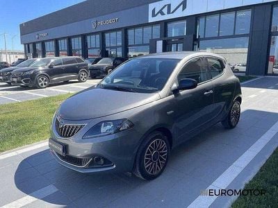 Usata Lancia Ypsilon S 70 CV (51 kW) 2024 Grigio Utilitaria