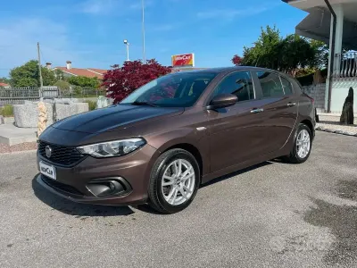 Usata Fiat Tipo Easy 95 CV (69 kW) 2017 Marrone Berlina