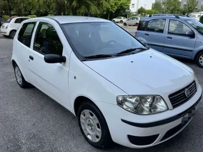 Usata Fiat Punto Dynamic 60 CV (44 kW) 2004 Bianco Utilitaria